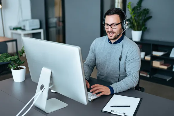 Frequent flyer support and airline assistance